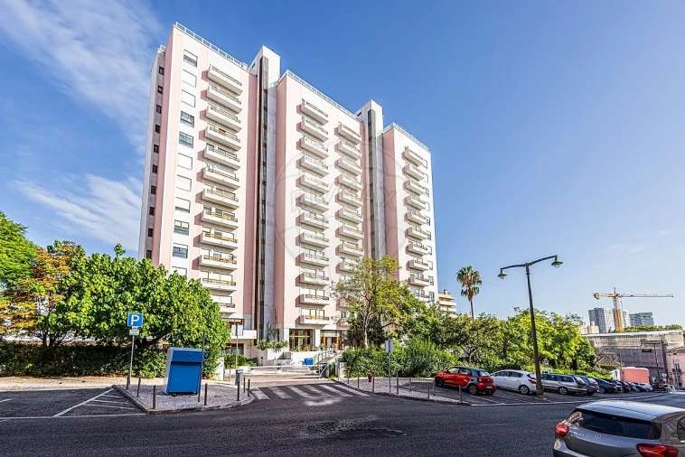 Apartamento T4 para Arrendamento em São Domingos de Benfica Foto 29