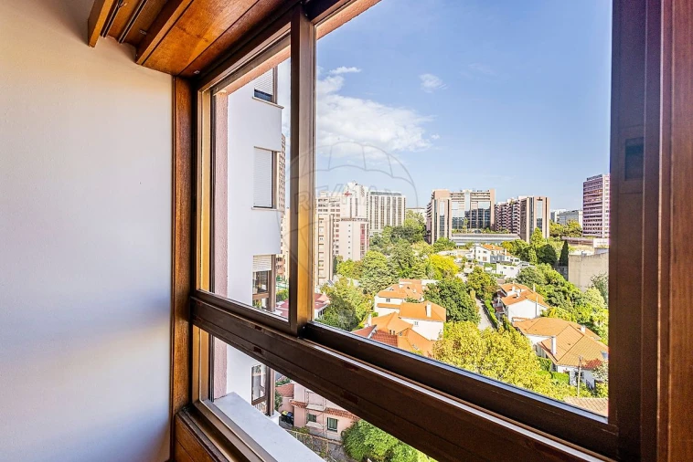 Apartamento T4 para Arrendamento em São Domingos de Benfica Foto 40