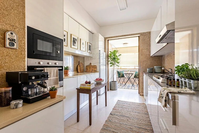 Apartamento T4 para Arrendamento em São Domingos de Benfica Foto 5