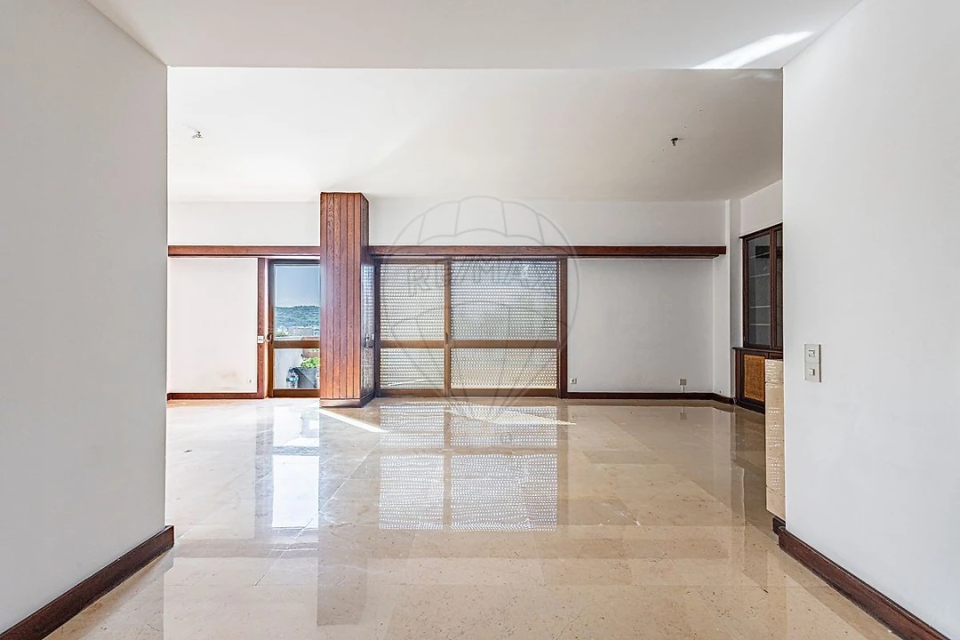 Apartamento T4 para Arrendamento em São Domingos de Benfica Foto 21