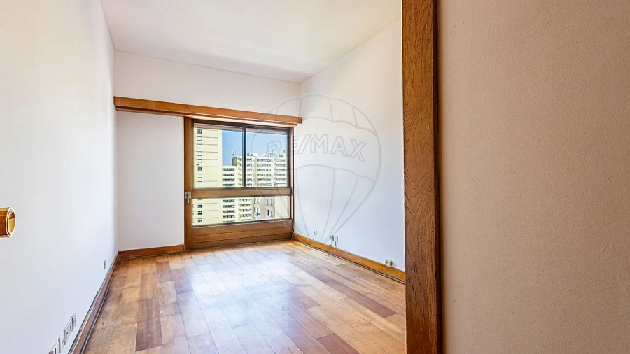 Apartamento T4 para Arrendamento em São Domingos de Benfica