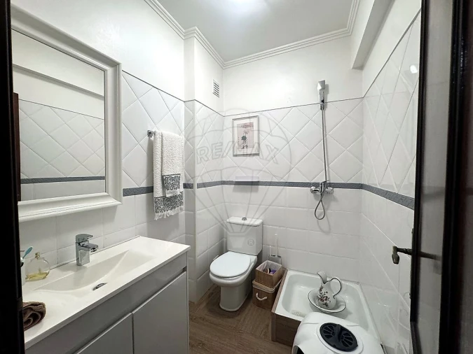 Apartamento T2 para Venda em Rio de Mouro Foto 16