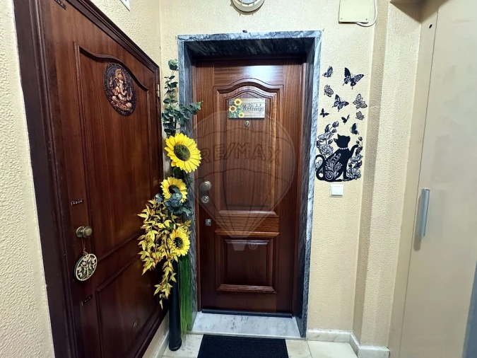 Apartamento T2 para Venda em Rio de Mouro Foto 4