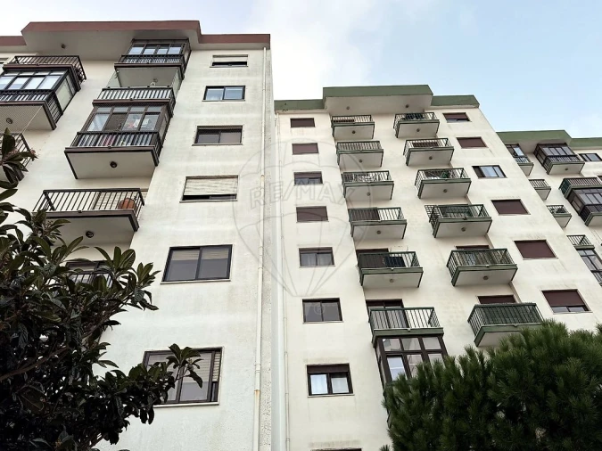 Apartamento T2 para Venda em Rio de Mouro Foto 8