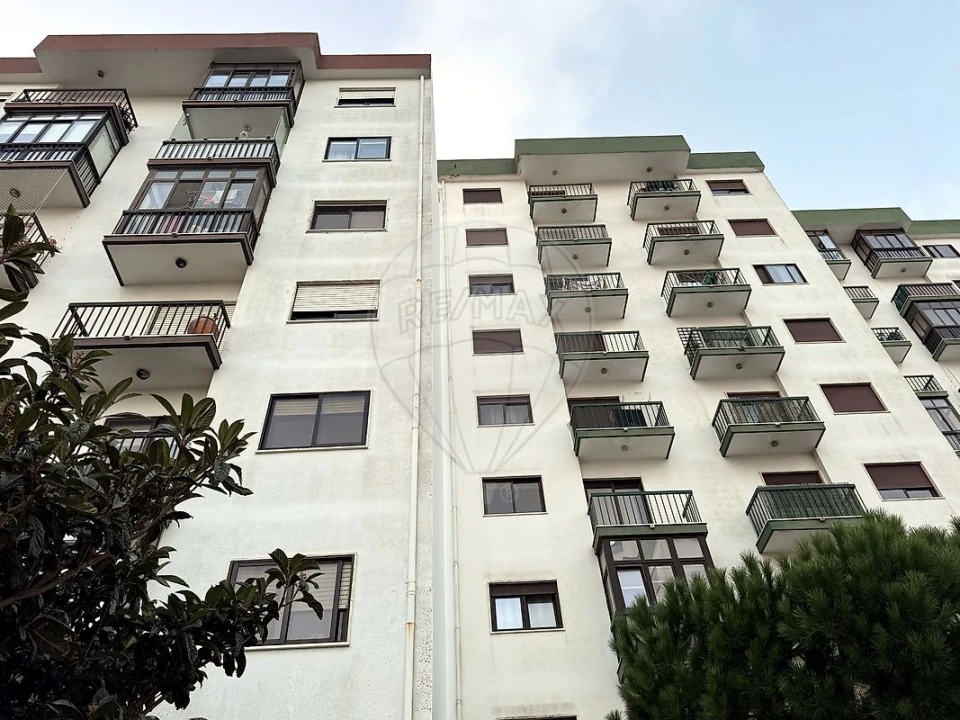 Apartamento T2 para Venda em Rio de Mouro Foto 8