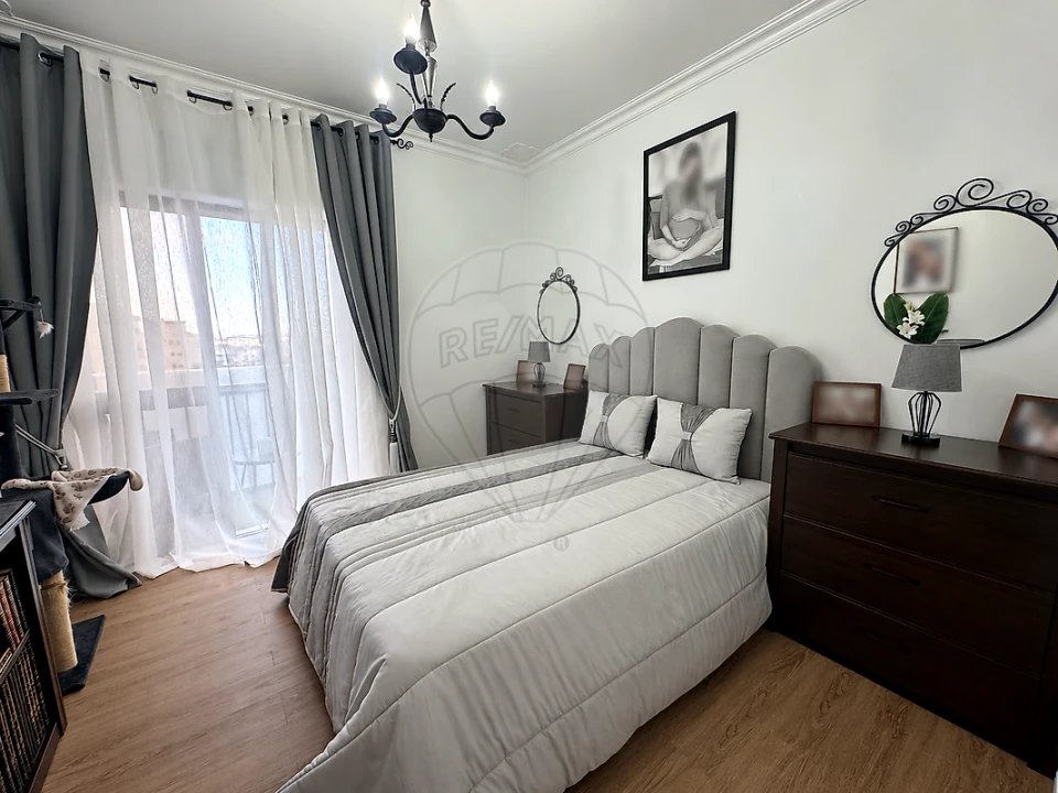 Apartamento T2 para Venda em Rio de Mouro Foto 13