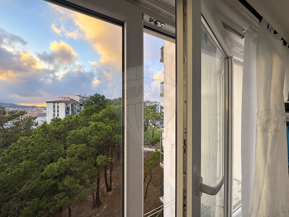Apartamento T2 para Venda em Rio de Mouro Foto 7