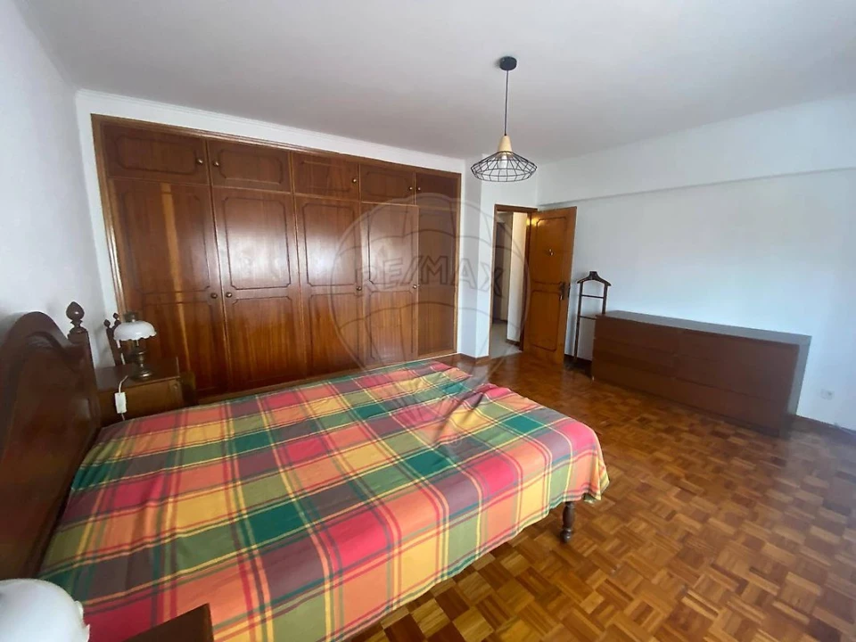 Apartamento T4 para Arrendamento em Massamá e Monte Abraão Foto 4