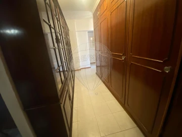 Apartamento T4 para Arrendamento em Massamá e Monte Abraão