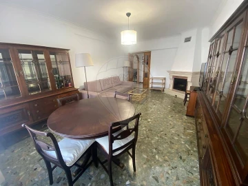 Apartamento T4 para Arrendamento em Massamá e Monte Abraão