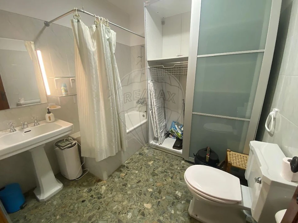 Apartamento T4 para Arrendamento em Massamá e Monte Abraão Foto 16