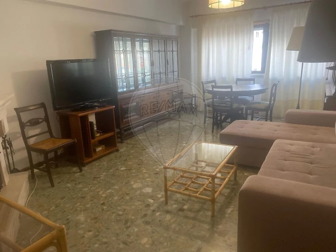 Apartamento T4 para Arrendamento em Massamá e Monte Abraão Foto 15
