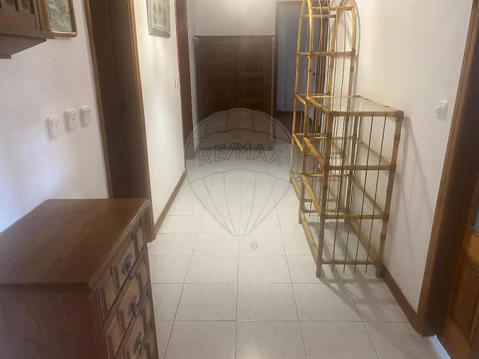 Apartamento T4 para Arrendamento em Massamá e Monte Abraão Foto 13