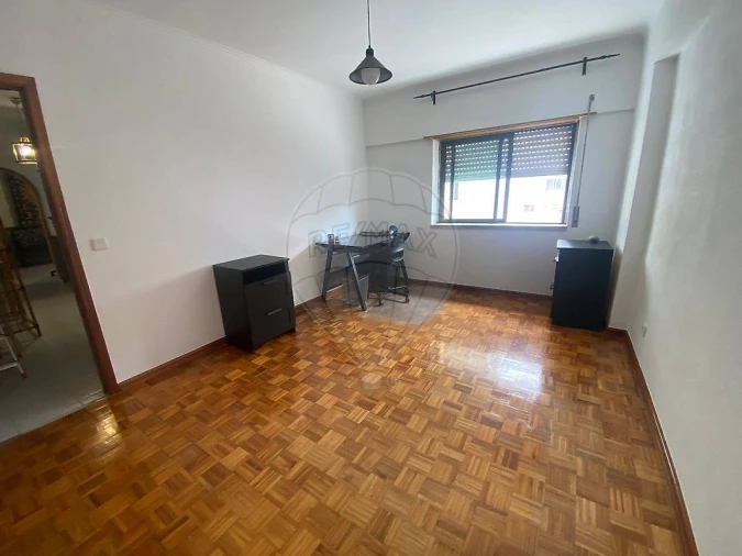 Apartamento T4 para Arrendamento em Massamá e Monte Abraão Foto 20