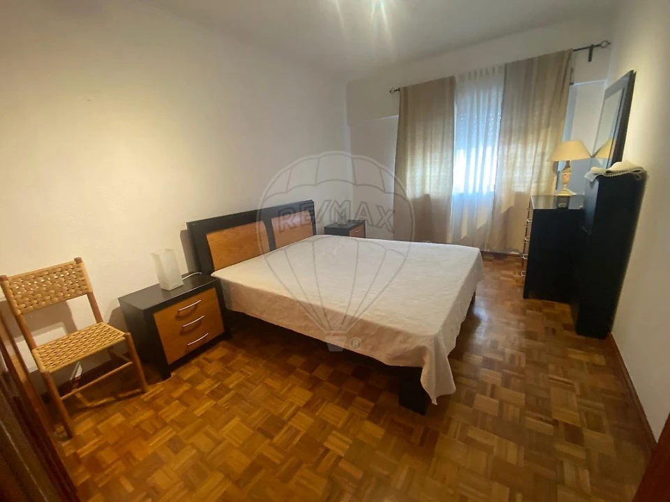 Apartamento T4 para Arrendamento em Massamá e Monte Abraão Foto 2