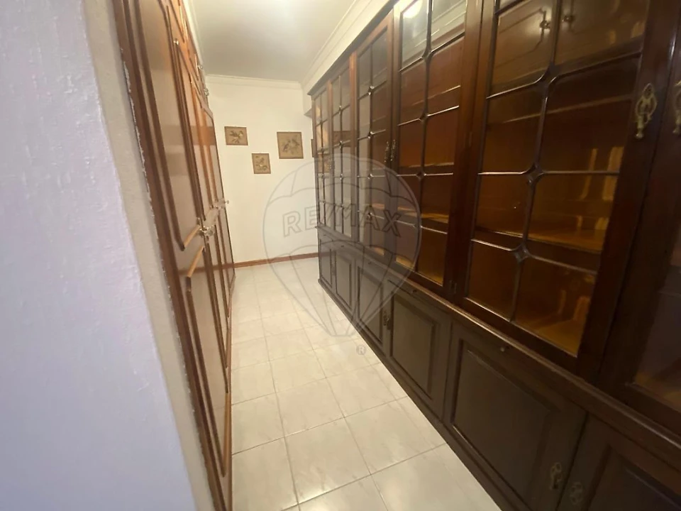 Apartamento T4 para Arrendamento em Massamá e Monte Abraão Foto 1