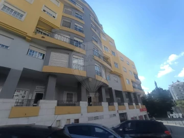 Loja para Venda em Falagueira-Venda Nova