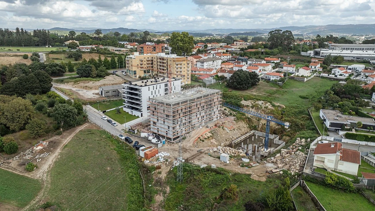 Apartamento T1 para Venda em Antas e Abade de Vermoim Foto 14