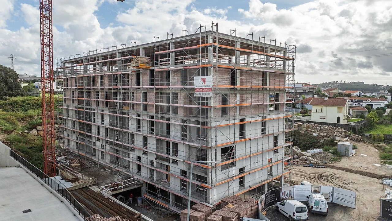 Apartamento T1 para Venda em Antas e Abade de Vermoim Foto 4
