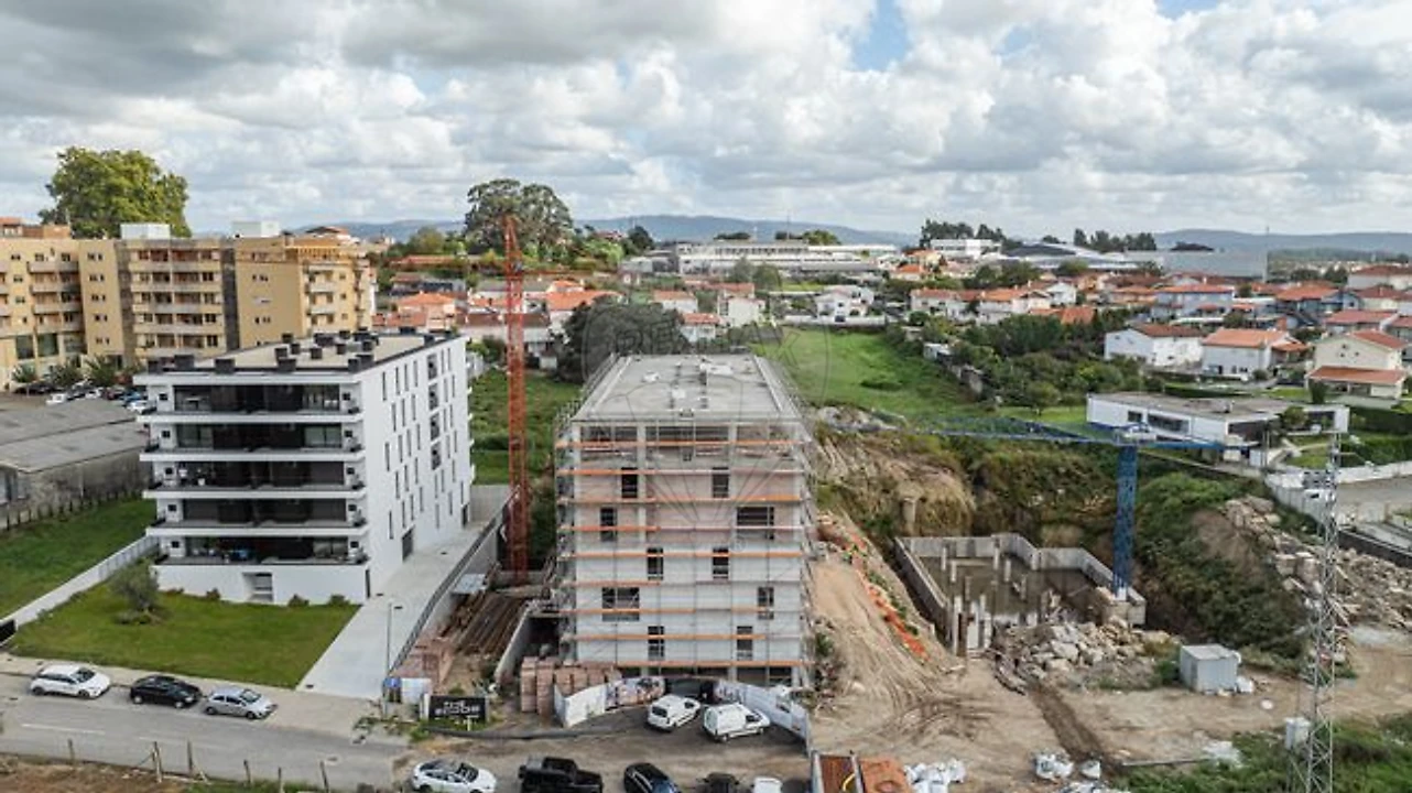 Apartamento T1 para Venda em Antas e Abade de Vermoim Foto 1