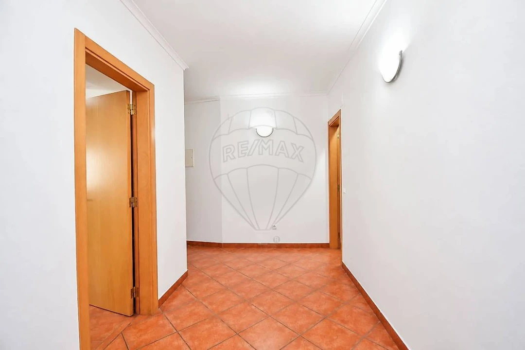 Apartamento T2 para Venda em Santo Isidoro Foto 16