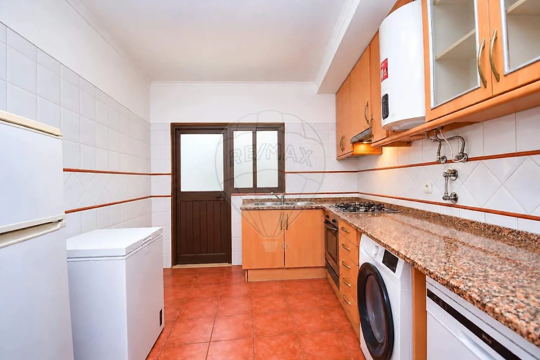 Apartamento T2 para Venda em Santo Isidoro Foto 13