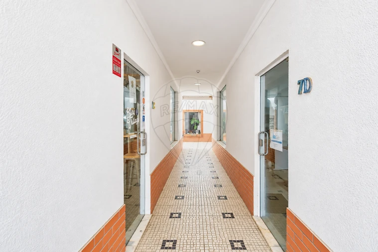 Apartamento T2 para Venda em Santo Isidoro Foto 2