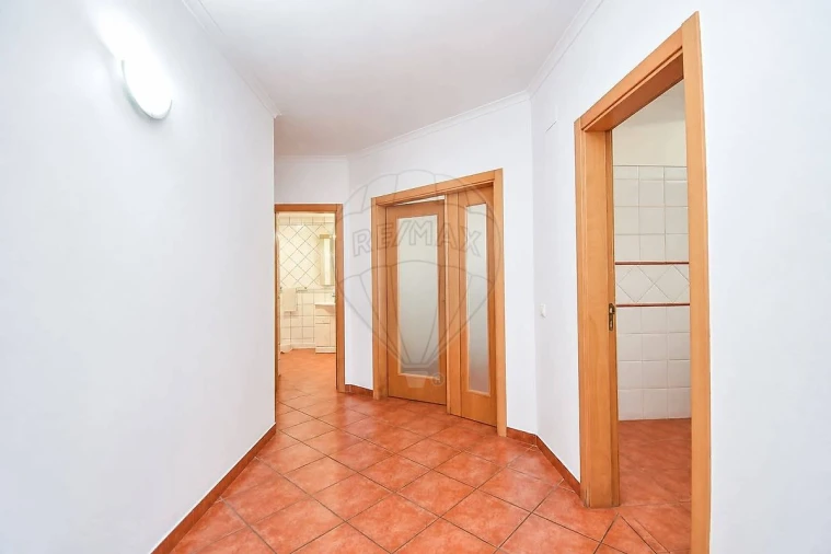 Apartamento T2 para Venda em Santo Isidoro Foto 15