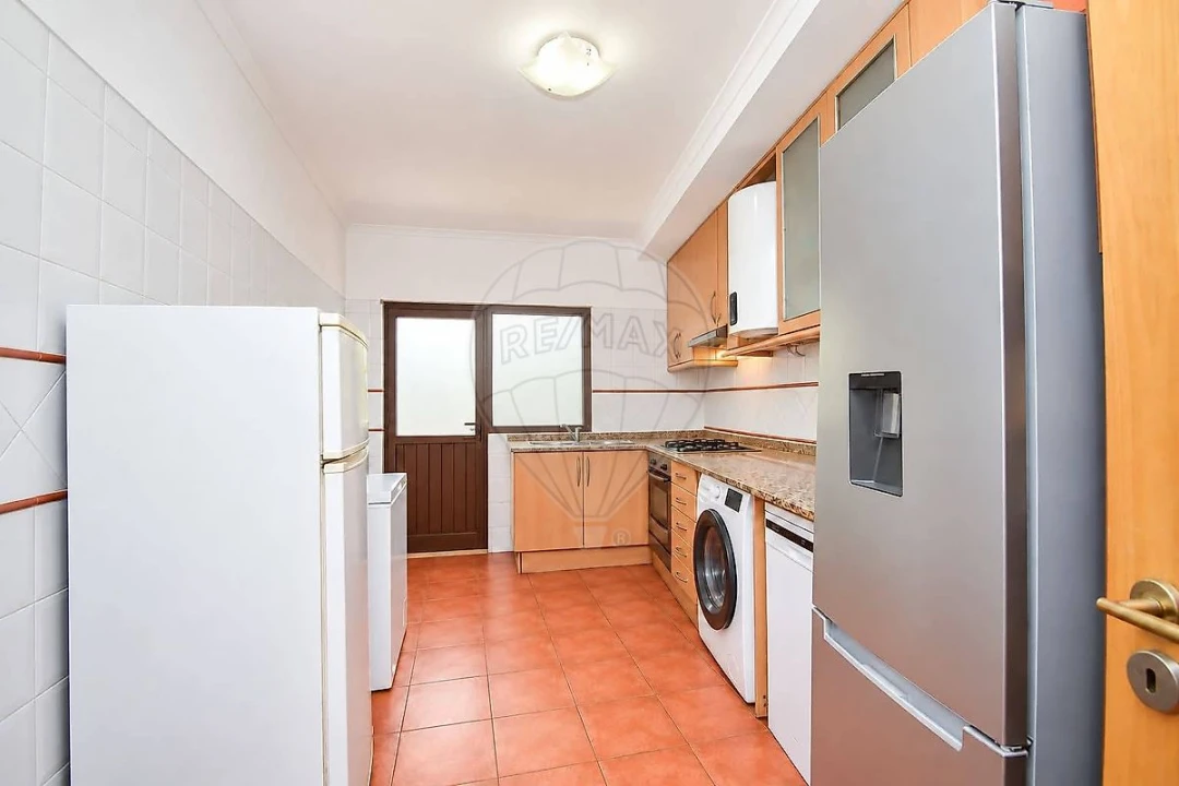 Apartamento T2 para Venda em Santo Isidoro Foto 12