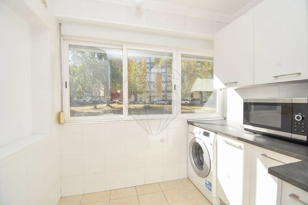 Apartamento T3 para Arrendamento em Olivais Foto 13
