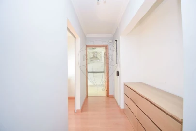 Apartamento T3 para Arrendamento em Olivais