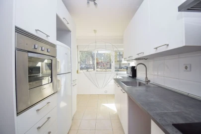 Apartamento T3 para Arrendamento em Olivais
