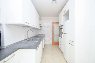 Apartamento T3 para Arrendamento em Olivais
