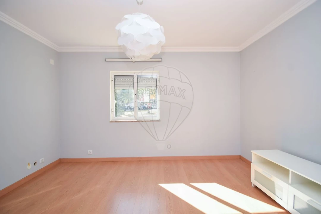 Apartamento T3 para Arrendamento em Olivais Foto 15