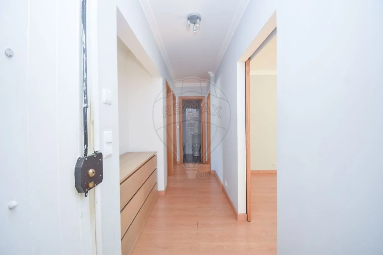 Apartamento T3 para Arrendamento em Olivais Foto 7