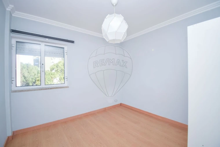 Apartamento T3 para Arrendamento em Olivais Foto 2