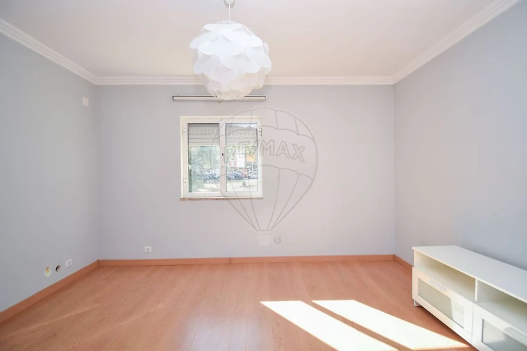 Apartamento T3 para Arrendamento em Olivais Foto 15