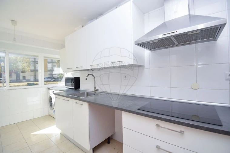 Apartamento T3 para Arrendamento em Olivais Foto 10