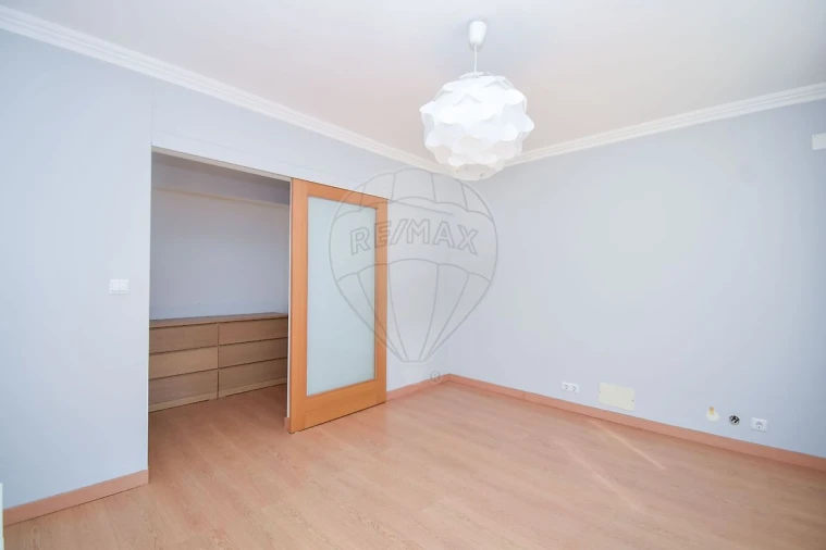 Apartamento T3 para Arrendamento em Olivais Foto 17
