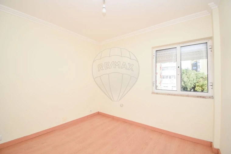Apartamento T3 para Arrendamento em Olivais Foto 6