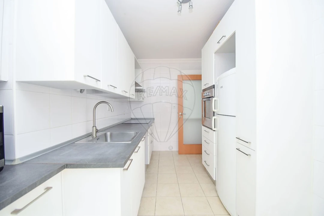 Apartamento T3 para Arrendamento em Olivais Foto 11