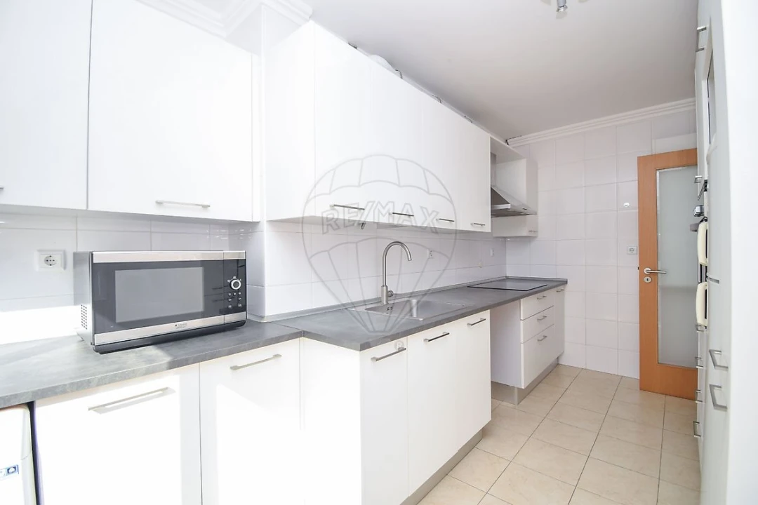 Apartamento T3 para Arrendamento em Olivais Foto 14