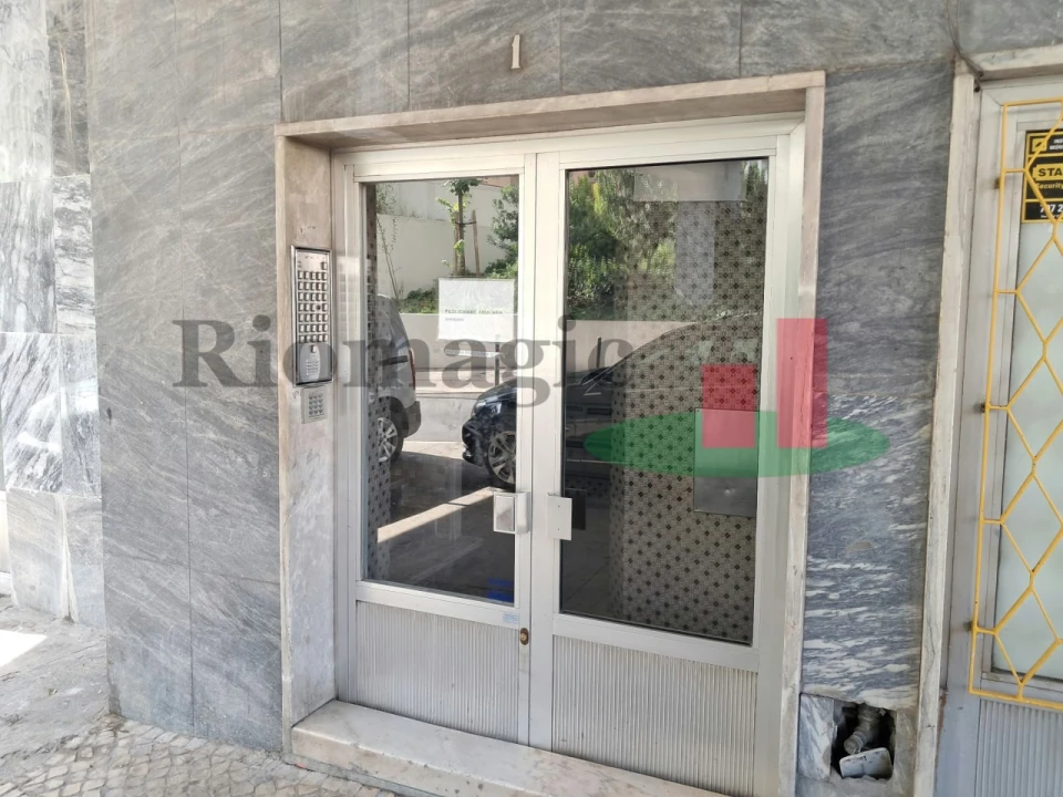 Apartamento T1 para Venda em Ajuda Foto 12