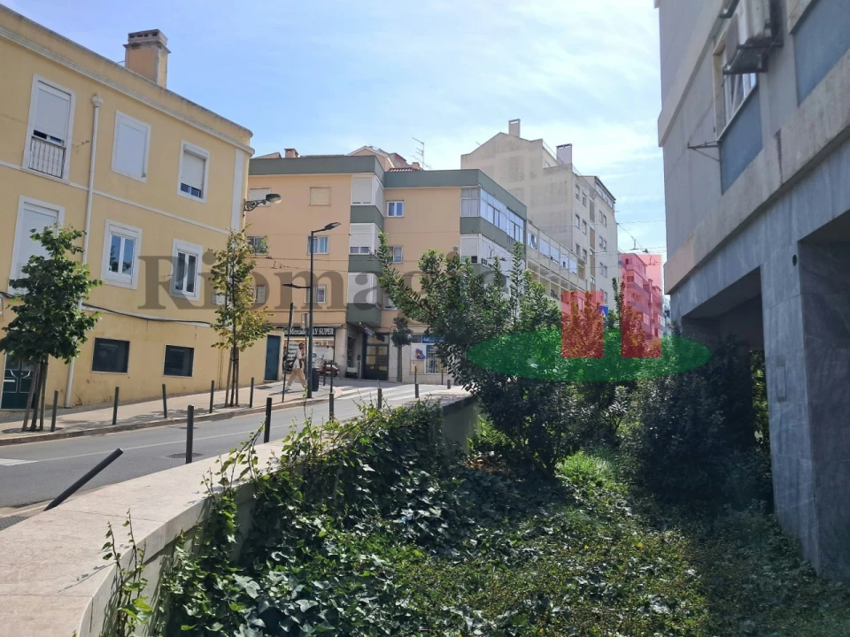 Apartamento T1 para Venda em Ajuda Foto 15