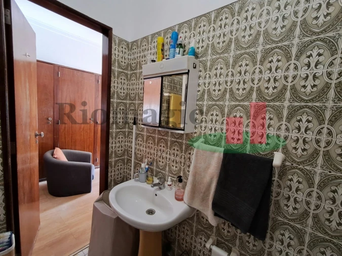 Apartamento T1 para Venda em Ajuda Foto 5