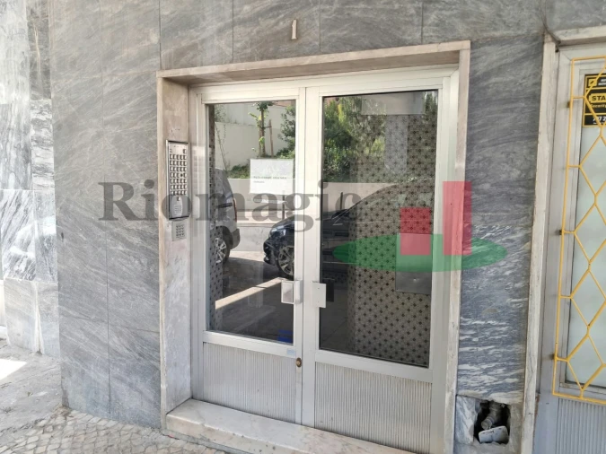 Apartamento T1 para Venda em Ajuda Foto 12