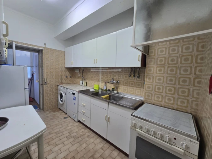 Apartamento T1 para Venda em Avenidas Novas Foto 6