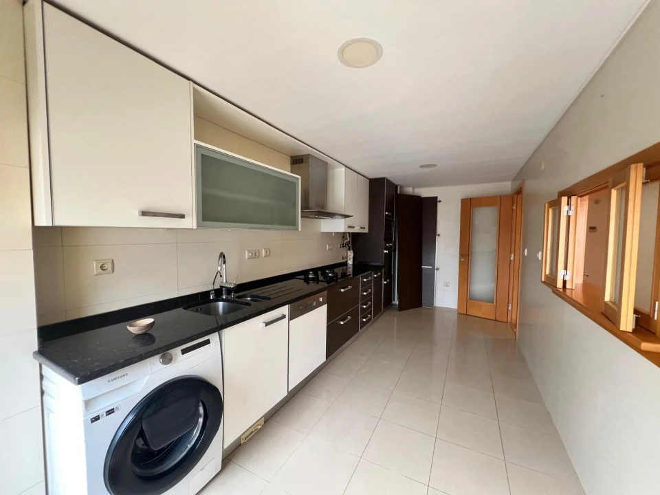 Apartamento T2 para Venda em Camarate, Unhos e Apelação Foto 1