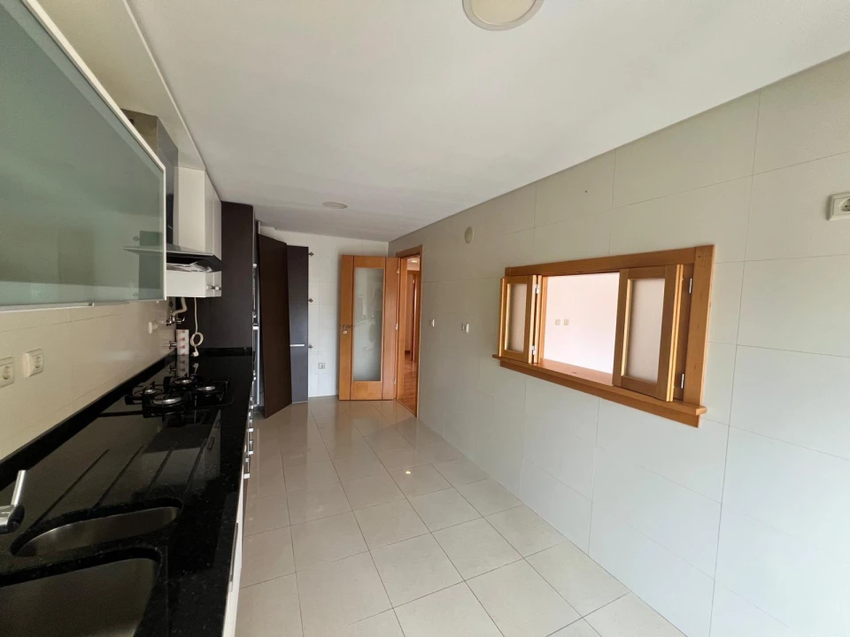 Apartamento T2 para Venda em Camarate, Unhos e Apelação Foto 3