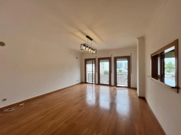 Apartamento T2 para Venda em Camarate, Unhos e Apelação